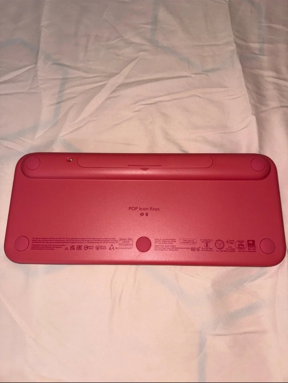 Logitech Wireless Compact Keyboard in Pink and White